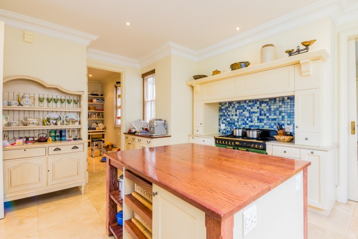 5 Bedroom Property for Sale in Constantia Western Cape